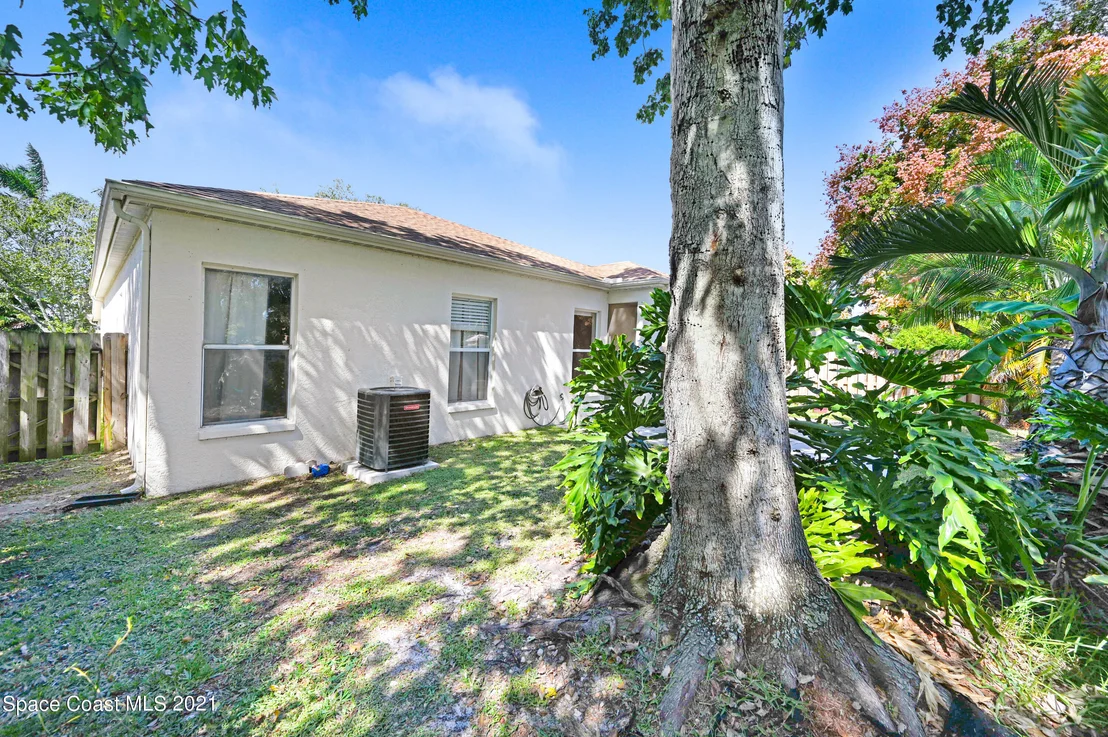 Photo of 7016 Hammock Trace Drive