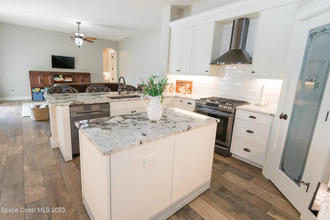 Photo of 4569 Chastain Drive