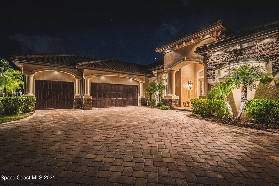 Photo of 8141 Barrosa Circle