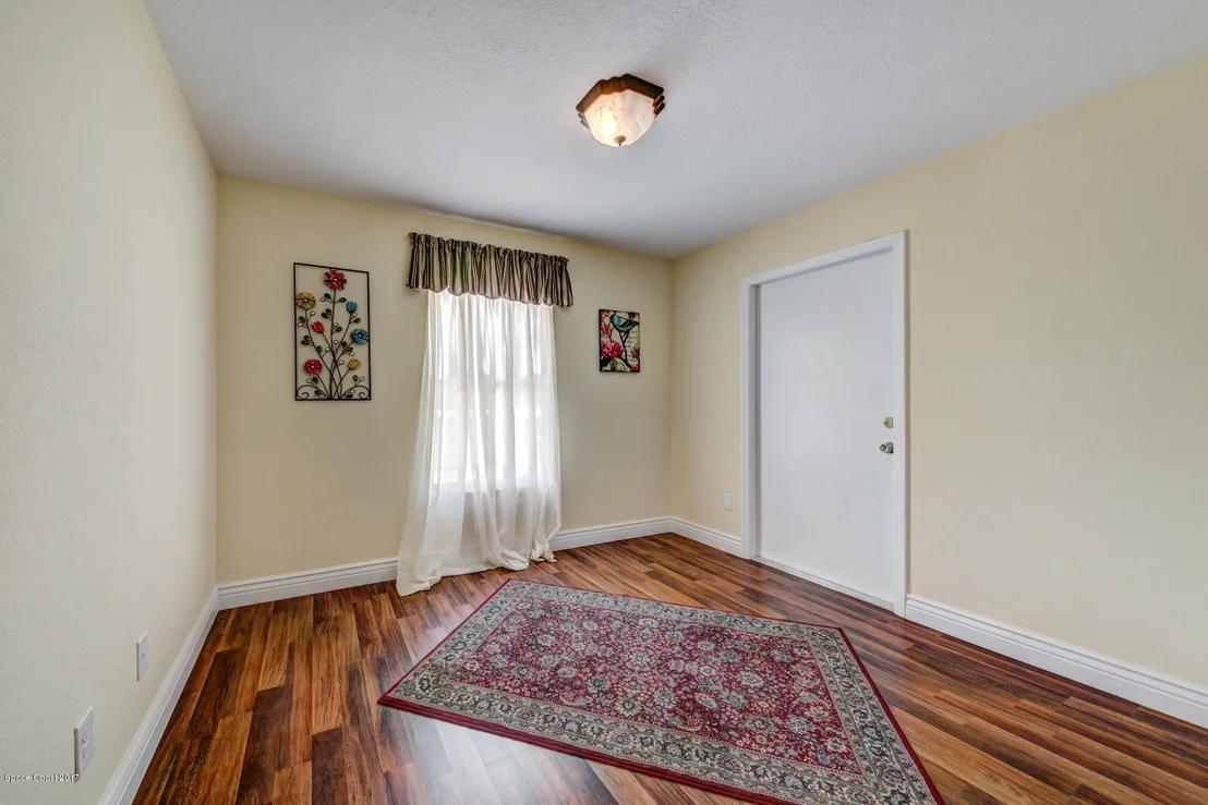 Photo of 1005 Daytona Drive NE
