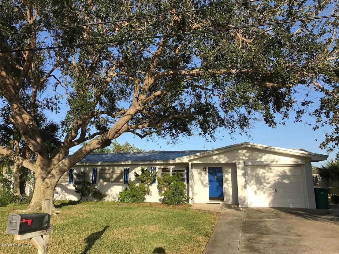 Photo of 121 Deleon Road
