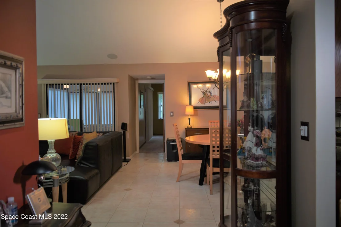 Photo of 854 Ridge Lake Drive