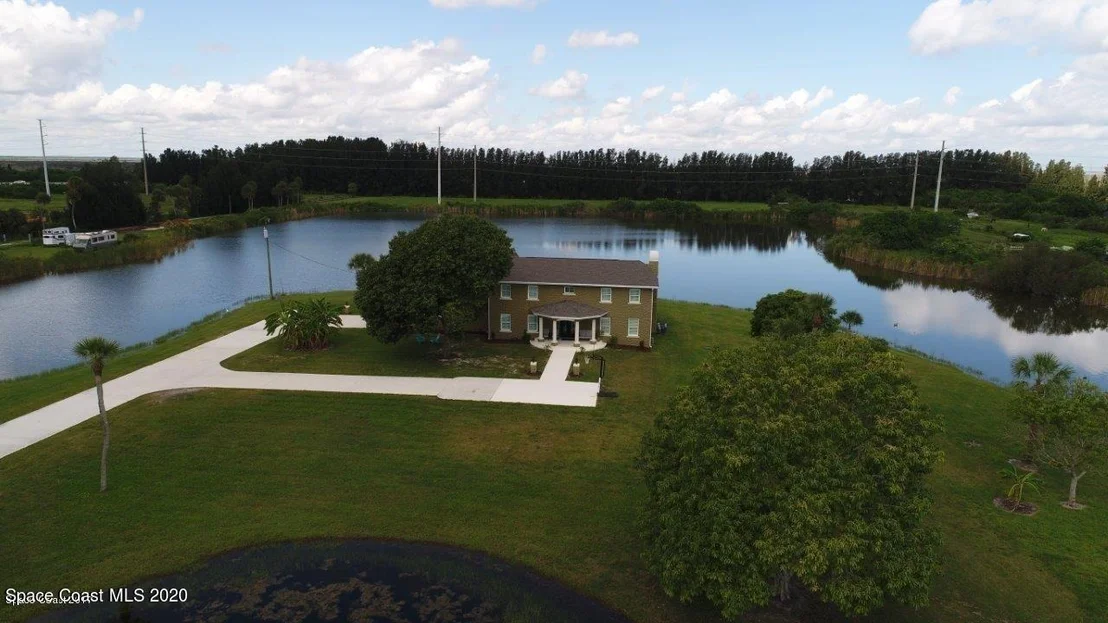 Photo of 1445 Martin Road