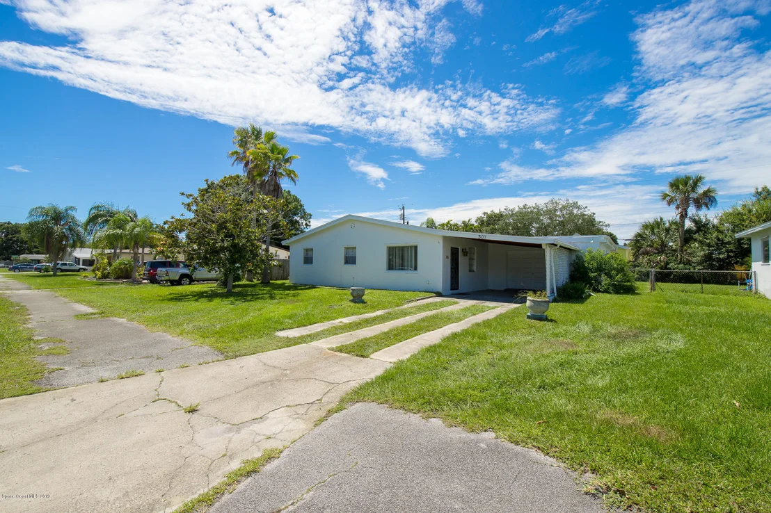 Photo of 307 W University Boulevard W