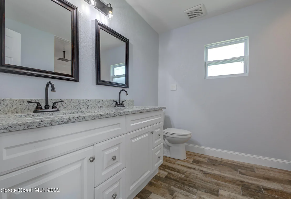 Photo of 6135 Ash Avenue