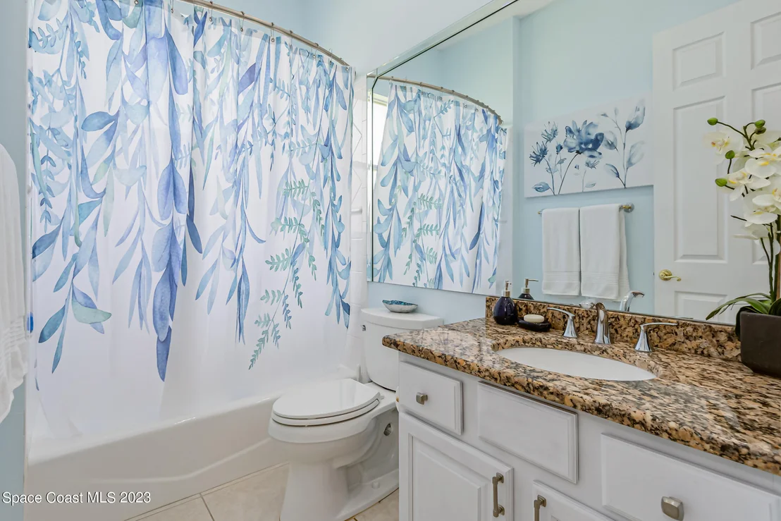 Photo of 844 Chatsworth Drive