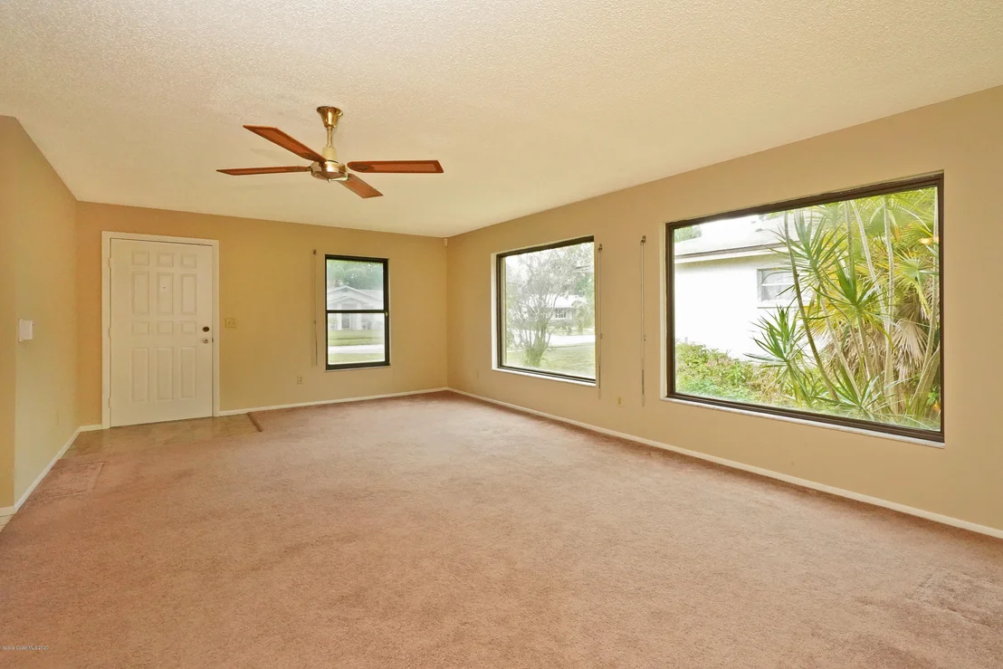Photo of 2880 Lancaster Road