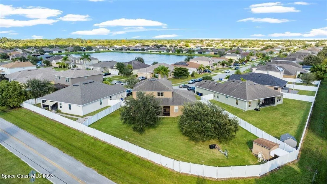 Photo of 2000 Bridgeport Circle