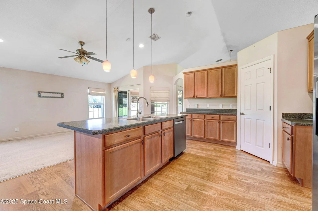 Photo of 1207 Van Tassel Trail NE