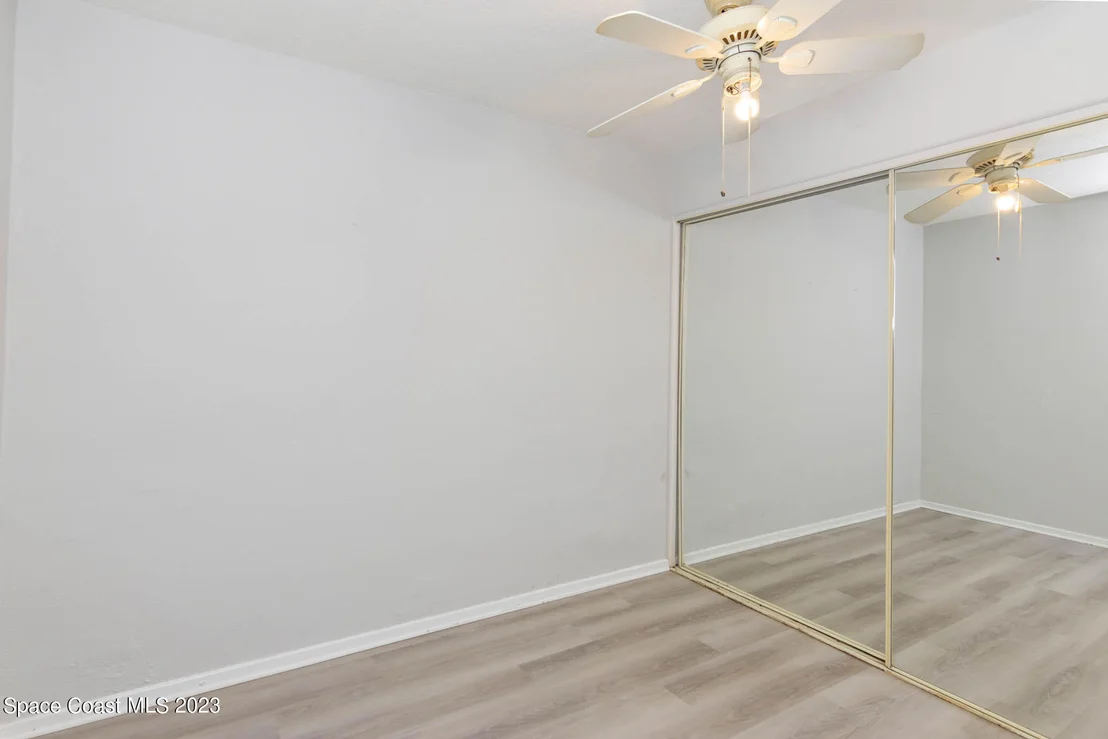 Photo of 13 S Palmway Avenue