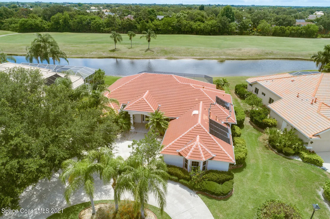 Photo of 955 Chatsworth Drive