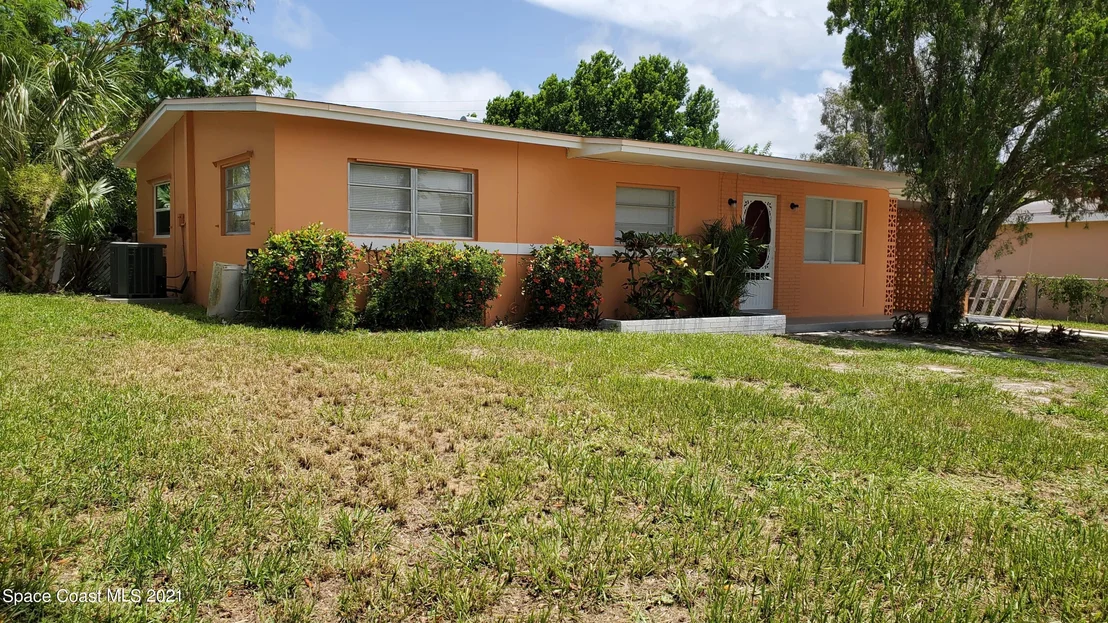 Photo of 1057 Cabot Drive NE