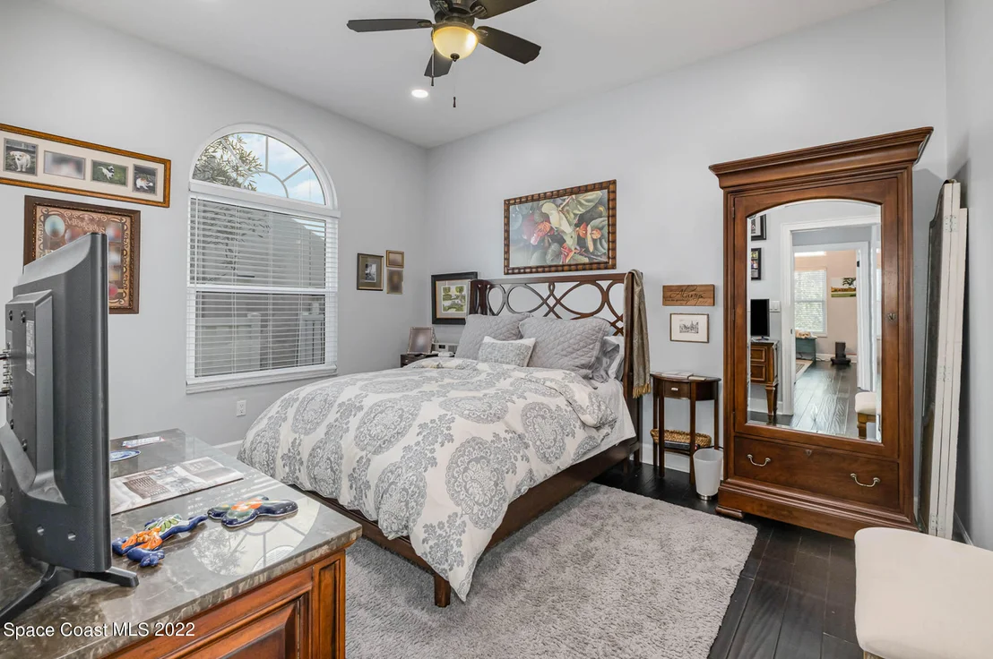 Photo of 914 Palm Brook Drive