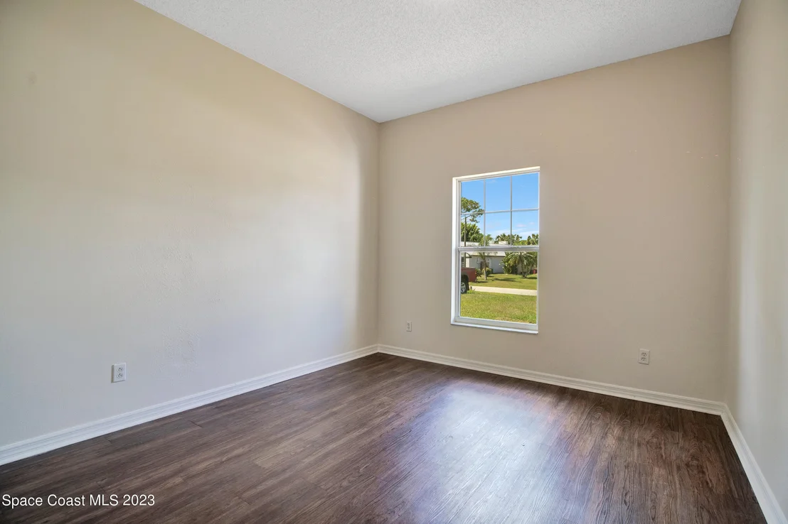 Photo of 6697 Cecil Road