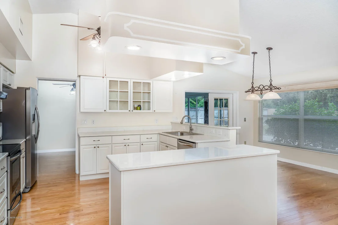 Photo of 2762 School Drive NE