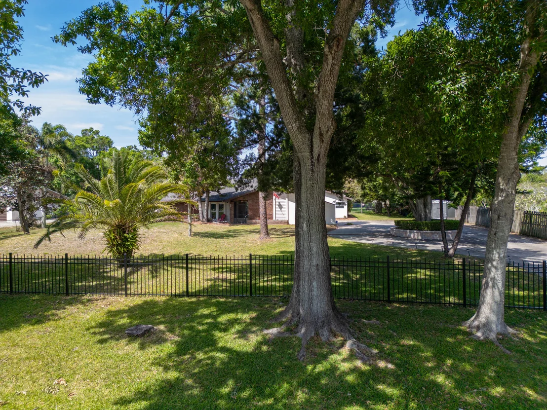 Photo of 810 Knecht Road NE