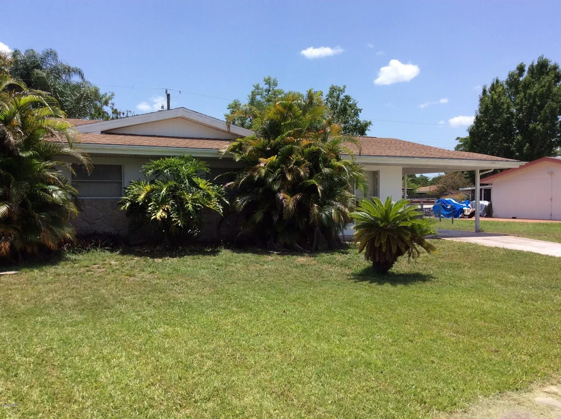 Photo of 2872 NE Floresta Drive
