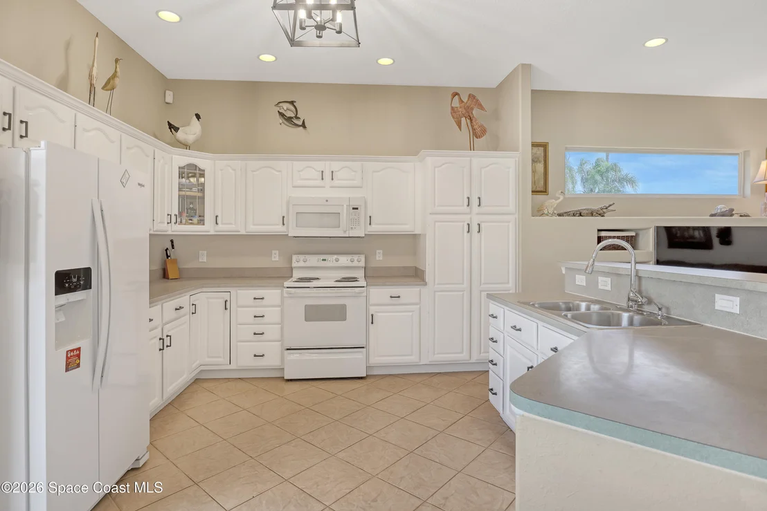 Photo of 2410 Golf Vista Boulevard
