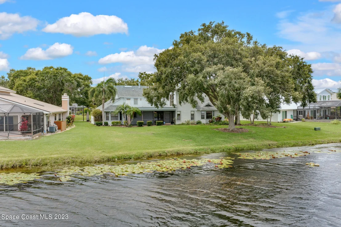 Photo of 401 Crystal Lake Drive