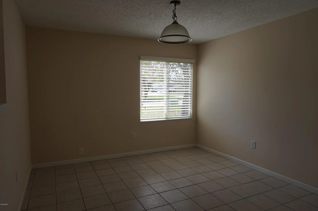 Photo of 850 Pine View Avenue