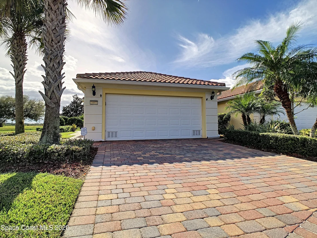 Photo of 3493 Hyperion Way SE