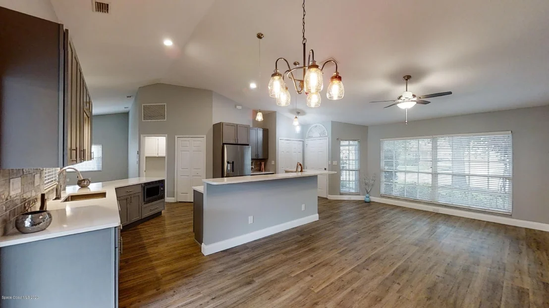 Photo of 925 Pelican Lane
