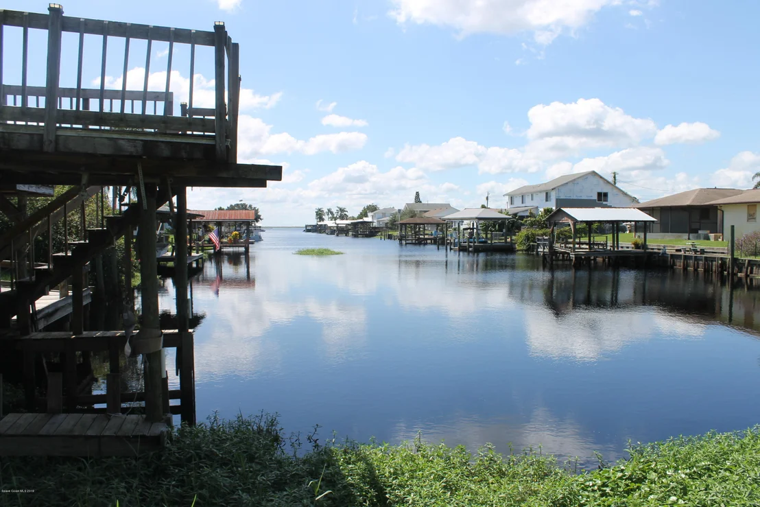 Photo of 818 Heron Road