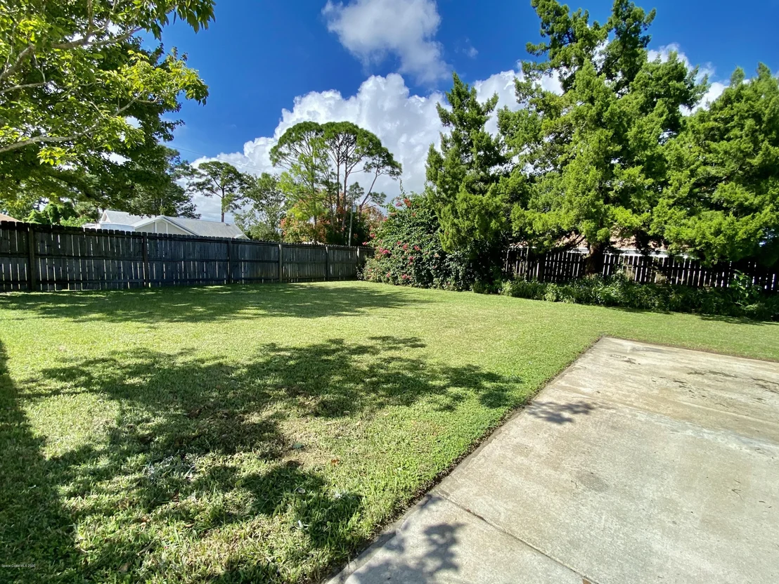 Photo of 5282 Bridge Road