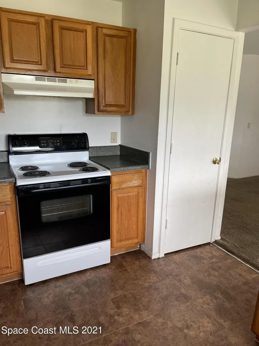 Photo of 1199 Riviera Drive NE