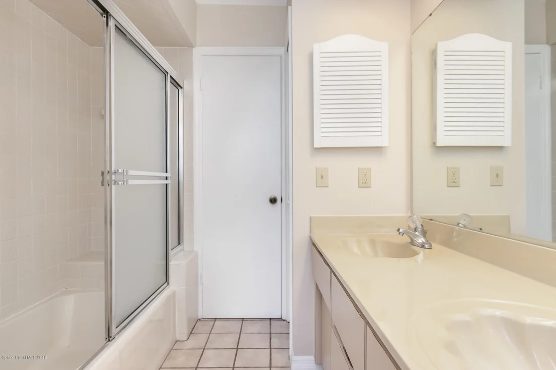 Photo of 2274 Woodlawn Circle