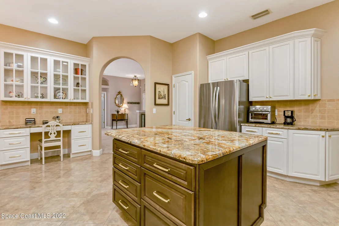Photo of 3616 Peninsula Circle