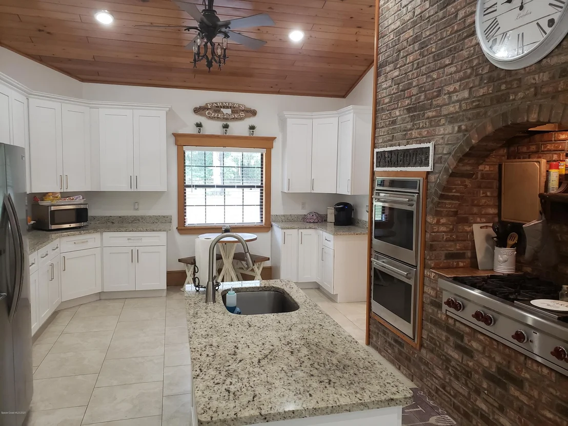 Photo of 555 Hale Road