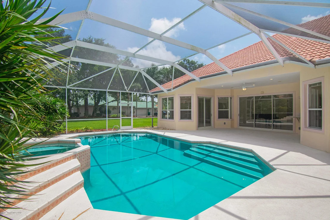 Photo of 759 Glengarry Drive