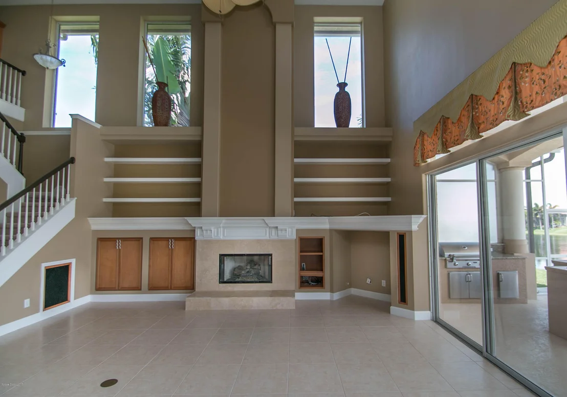 Photo of 282 Flanders Drive