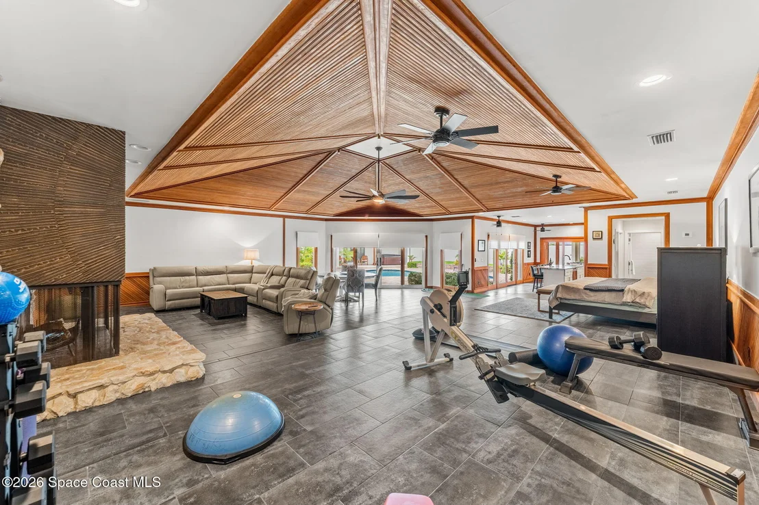 Photo of 207 Riverside Drive