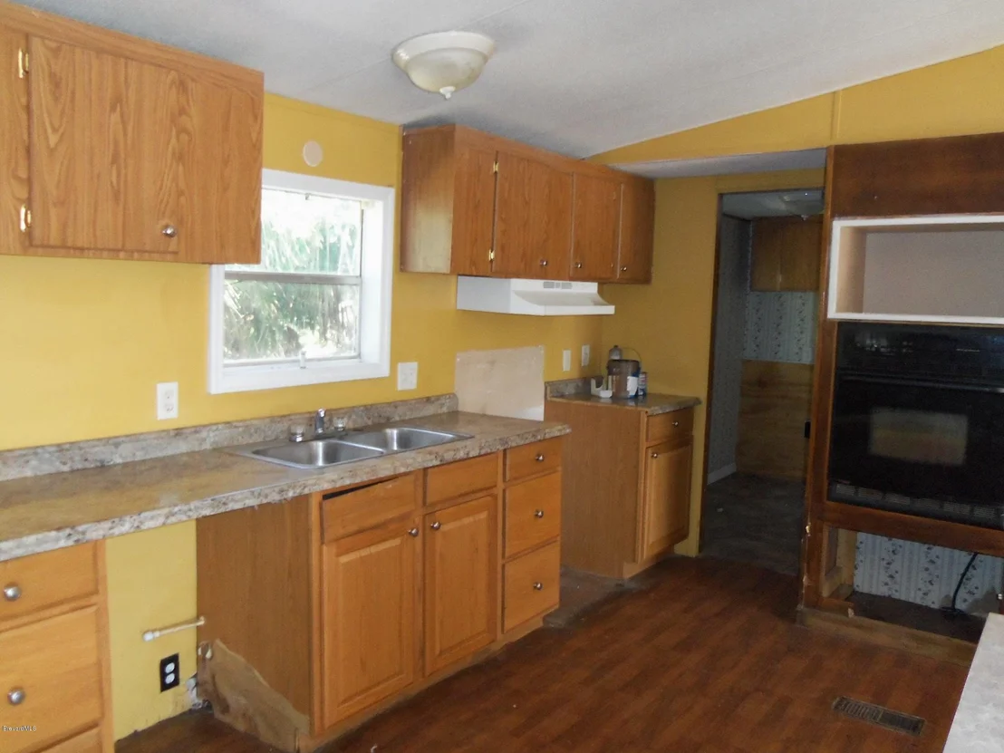 Photo of 6952 Aster Drive