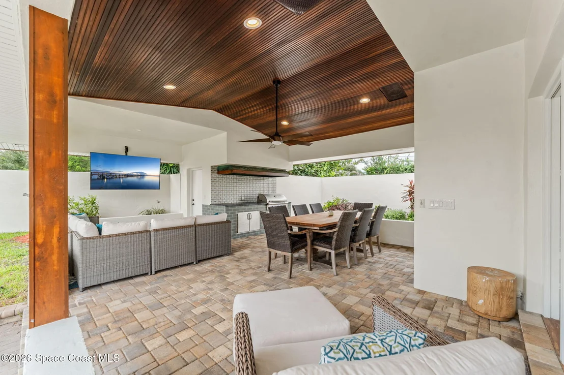 Photo of 207 Riverside Drive