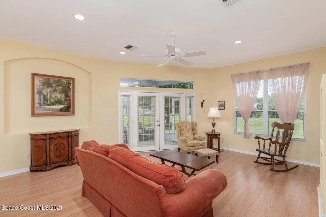 Photo of 849 Villa Drive