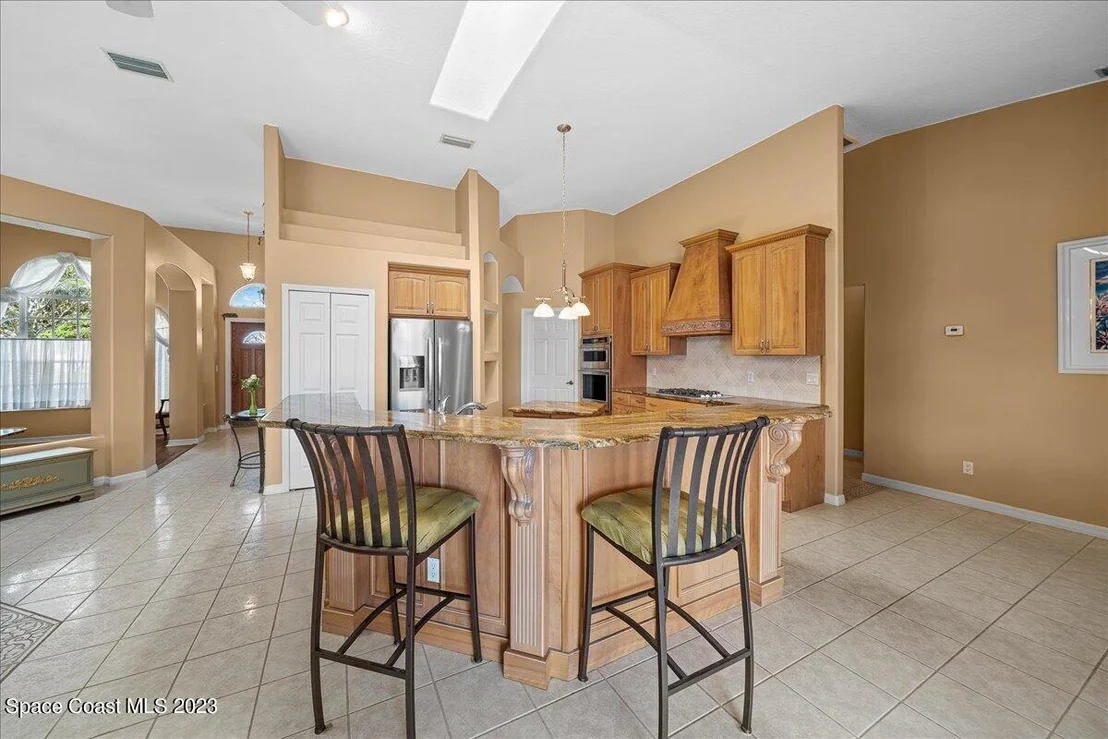 Photo of 369 Lake Victoria Circle