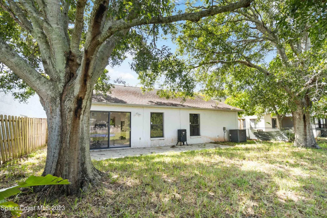Photo of 1744 Clover Circle
