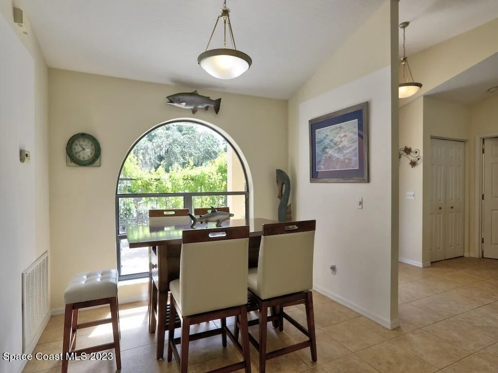 Photo of 9850 Oak