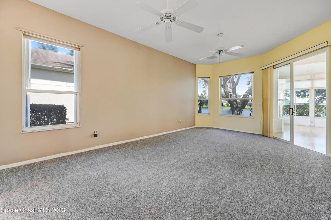 Photo of 954 Somerset Lane