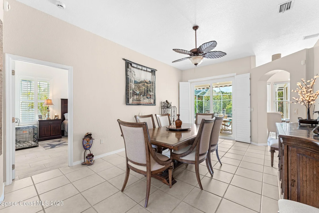 Photo of 665 Carriage Hill Road