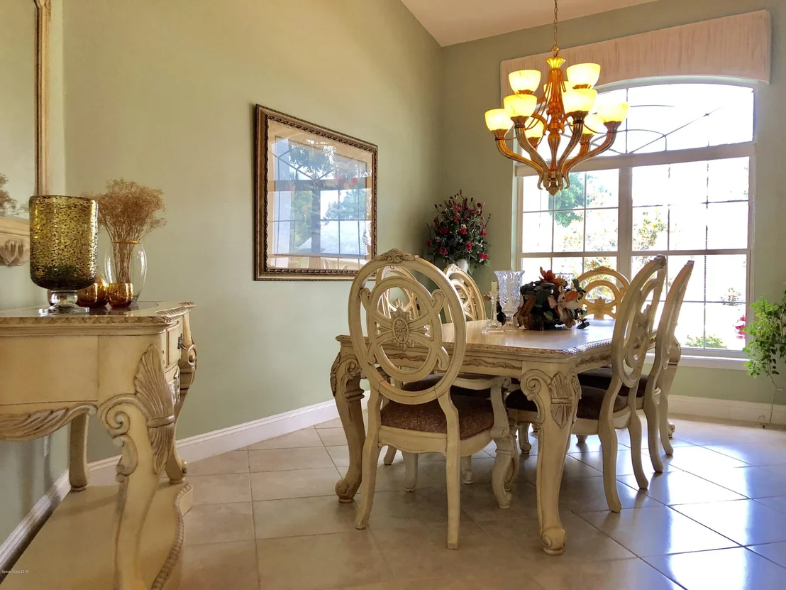 Photo of 975 Whisperpine Drive