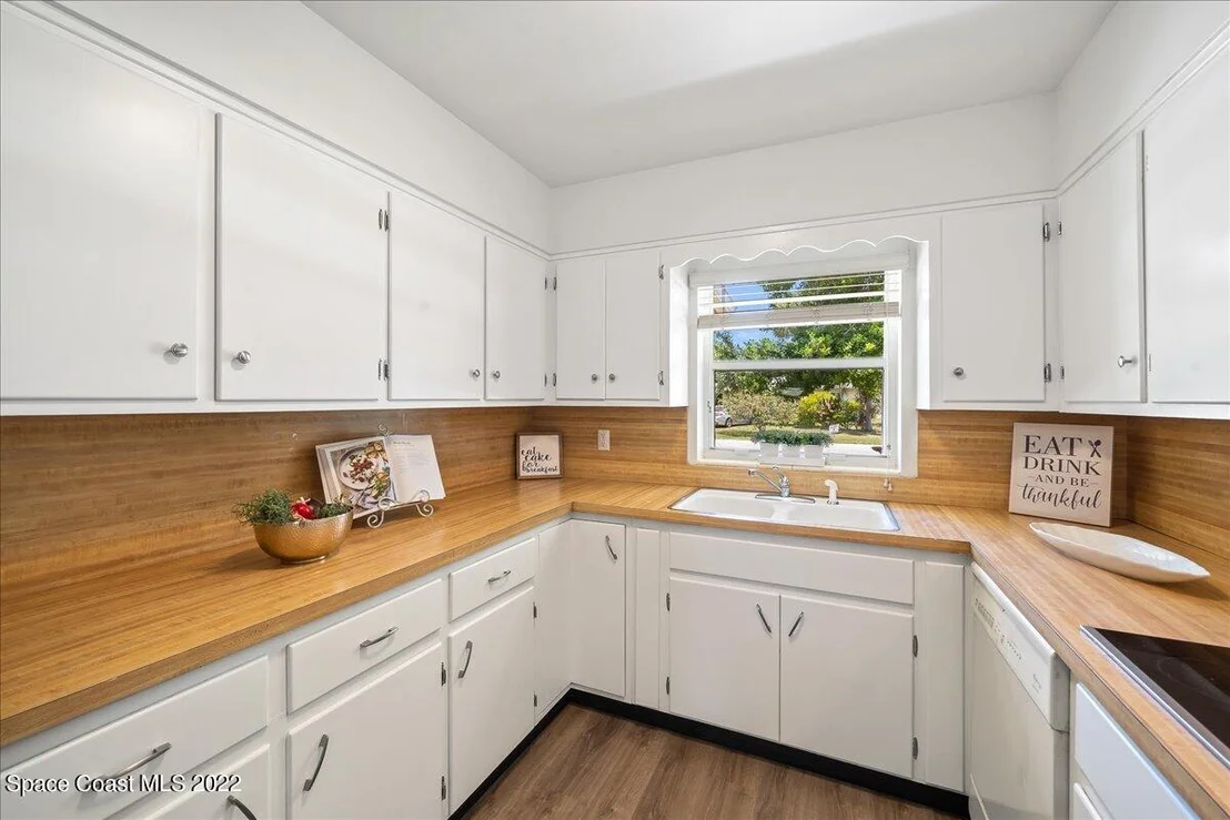 Photo of 453 Dolphin Street