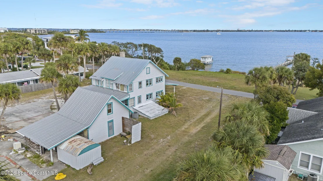Photo of 2612 Riverview Drive