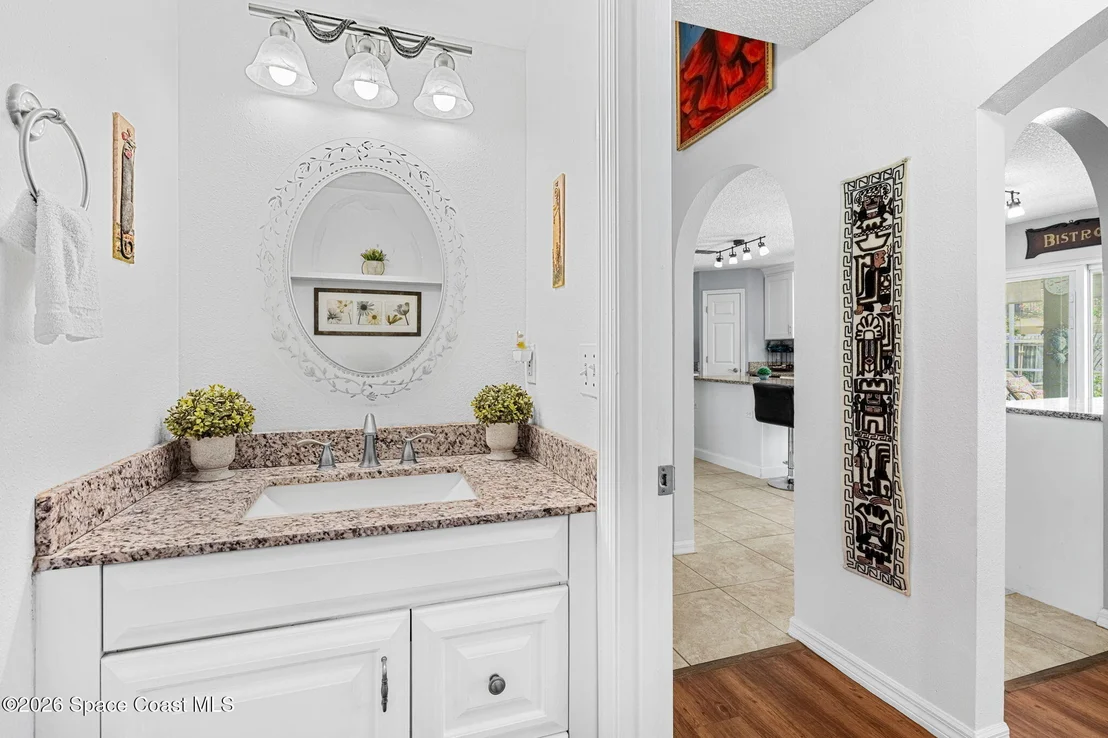 Photo of 1161 White Oak Circle