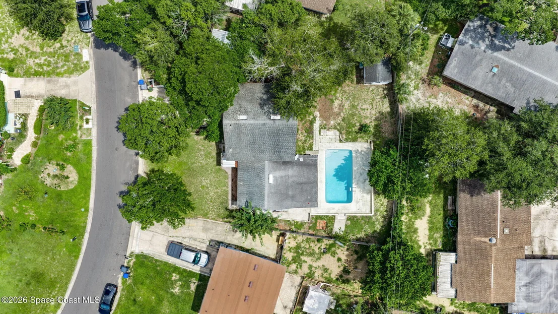 Photo of 1425 Crest Drive