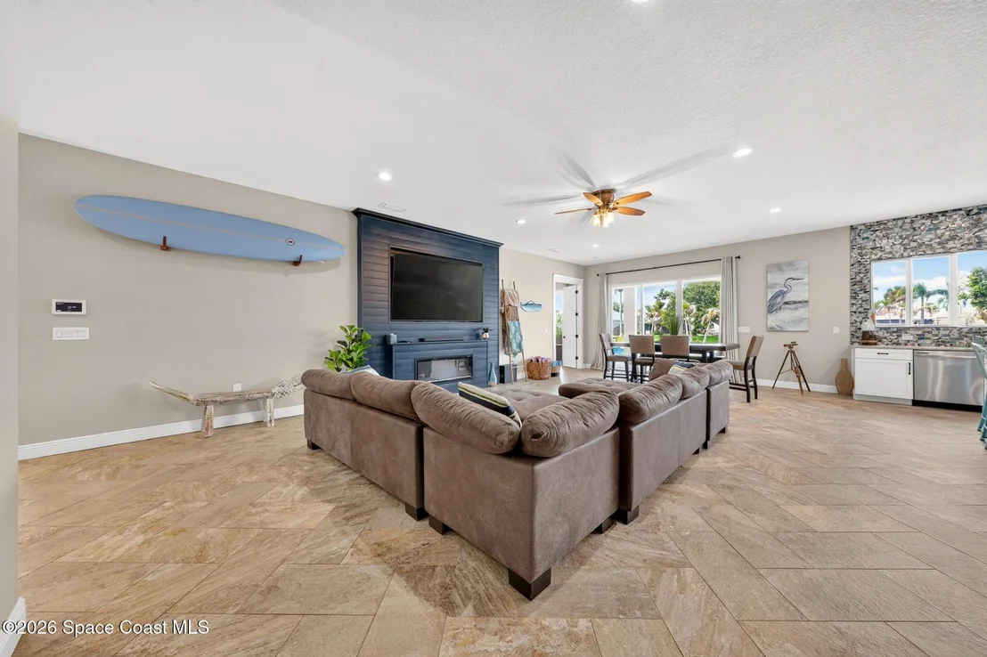 Photo of 318 Angelo Lane