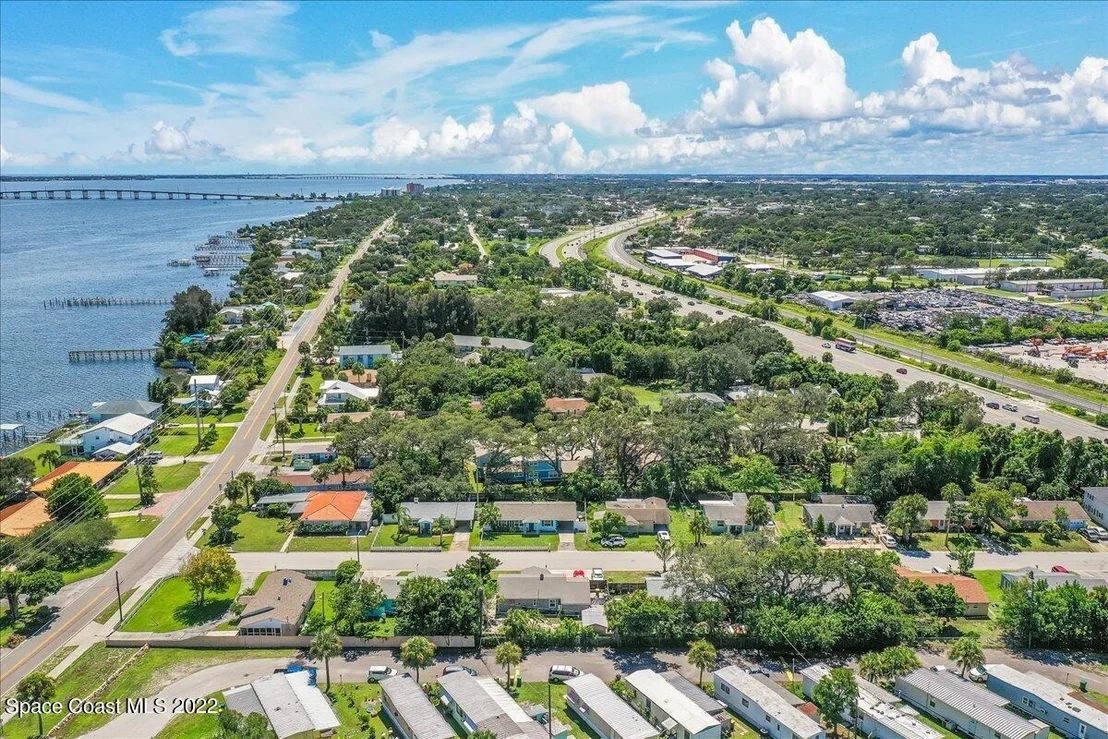 Photo of 1047 Riverdale Drive